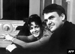 Мілан Кундера з дружиною Вєрою Грабанковою. Праг, 14 жовтня 1973 року