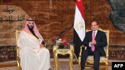 محمدبن‌سلمان علاوه بر گفت‌وگو با رییس‌جمهوری مصر، قرار است با شماری از دولتمردان و مقامات امنیتی این کشور نیز گفت‌وگو کند.