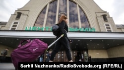 Зазвичай до пунктів допомоги щодня звертаються близько 500 людей