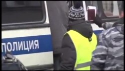«Світ у відео»: у Росії затримали демонстрантів проти «Болотної справи» – про це у відеоогляді новин від Радіо Свобода