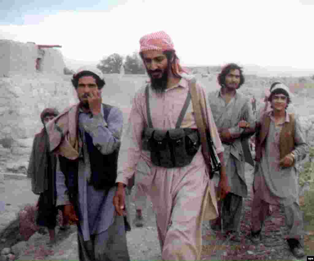 Osama bin Laden Owganystanyň Jalalabad regionynda, 1989-njy ýyl.