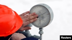 «Գազպրոմ»-ի աշխատակիցը կոմպրեսորային կայանում, արխիվ