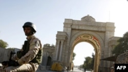 نوری المالکی تحویل کنترل منطقه سبز بغداد را روز بازگشت حاکمیت عراق توصیف کرد. (عکس: AFP)