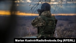 Лише поблизу селища Жовте, неподалік Щастя, було зафіксовано проліт БПЛА бойовиків із перетином лінії розмежування