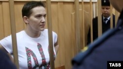 Надія Савченко під час слухання у Басманному суді Москви, 7 листопада 2014 року