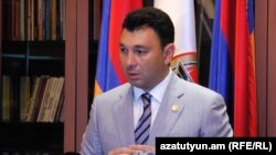 Эдуард Шармазанов