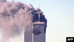 2001-жылдын 11-сентябрында Нью-Йорктогу эл аралык соода борбору жайгашкан асман тиреген имараттарга чабуул жасалган.