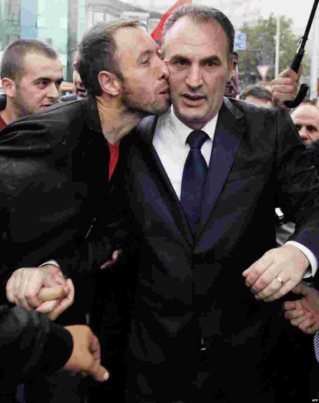 Priština, 17. septembar 2013. Foto: AFP / Armend Nimani