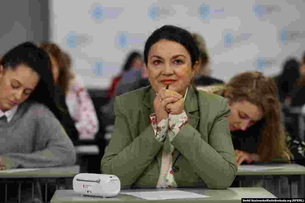 Писати радіодиктант у Могилянку прийшла і відома українська актриса театру та кіно Наталя Сумська 