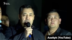 Садыр Жапаров митингде. 8-октябрь, 2020-жыл.