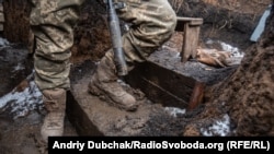 За повідомленням, це сталося біля населеного пункту Пищевик, де бойовики відкривали прицільний вогонь зі 120 мм мінометів, гранатометів різних систем, великокаліберних кулеметів, стрілецької та снайперської зброї