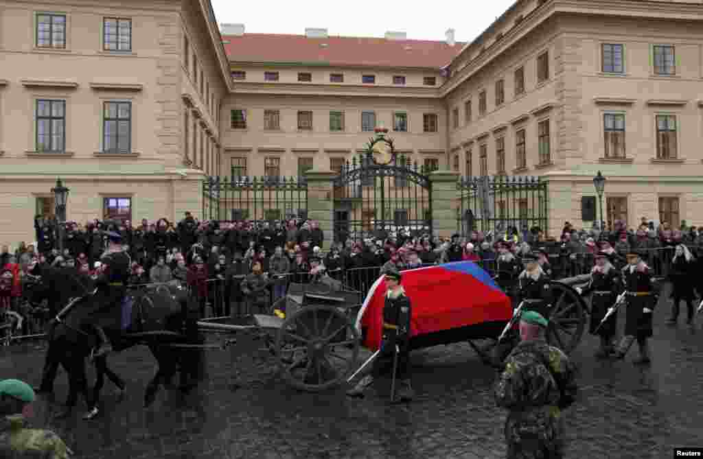 Prag, 21.12.2011. Foto: Reuters / Petr Josek