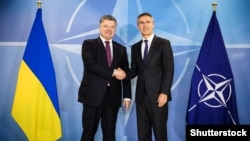 Петро Порошенко та Єнс Столтенберґ