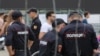 Петербург: полиция пришла с обысками к активистам