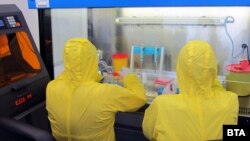 Новата вирусологична лаборатория за изследване за коронавирус към Медицинския университет в Плевен започна работа тази седмица