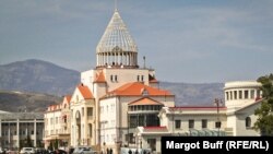 ԼՂ ԱԺ շենքը Ստեփանակերտում, արխիվ