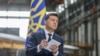 В Офісі президента очікують, що передбачені стратегією кроки сприятимуть зростанню в українському суспільстві підтримки стратегічного курсу України на набуття повноправного членства в альянсі