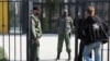 Яңартылган 175 гимназия капкасы алдында сакчылар, 1 сентябрь 2021