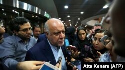 بیژن نامدار زنگنه می‌گوید، تحریم‌های آمریکا فشار زیادی بر اقتصاد ایران وارد آورده،