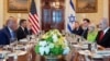 Donald Tramp və Benyamin Netanyahu Ağ evdə şam yeməyində.