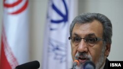 محمودرضا خاوری، مدیر عامل بانک ملی ایران، به رغم بیانیه این بانک مبنی بر بازگشت وی به تهران در روز پنجشنبه، حاضر نشده است به ایران بازگردد.