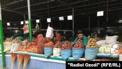 Уголок сельхозпродукции на одном из рынков Душанбе