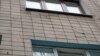 Тріщини в будинку на проспекті Театральному в центрі Донецька