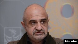Երևանի Հովհ. Թումանյանի անվան տիկնիկայի թատրոնի գեղարվեստական ղեկավար Ռուբեն Բաբայան
