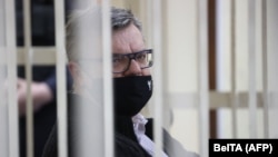 Віктар Бабарыка ў судзе. Менск, 17 лютага.