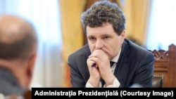 Președintele Nicușor Dan este acuzat că a semnat, din 26 mai de când a preluat funcția, un singur decret cu privire la judecători.
