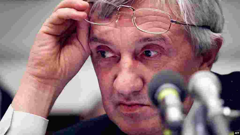 Редактор &laquo;Нової газети&raquo; Юрій Щекочіхін помер у 2003 році від загадкової хвороби, яка, як багато хто підозрював, виникла в результаті радіоактивного отруєння. Він розслідував можливу причетність ФСБ до серії вибухів житлових будинків у Москві та інших містах в 1999 році