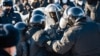 Полиция на митинге в поддержку Алексея Навального