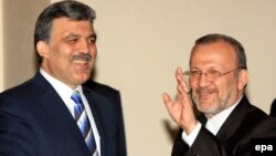 منوچهر متکی وزير خارجه‌ جمهوری اسلامی در سفر اخیر خود به آنکارا قراردادهای اقتصادی قابل توجهی را با مقامات ترک امضا کرد