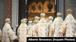Un membru al Sinodului BOR, episcopul Bacăului și Romanului, apare în investigația publicată de Recorder. 
