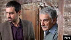 مهدی هاشمی و شهاب حسینی در فیلم «خانه پدری»