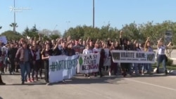 Građanski protest u Baru: 'Mi smo čempresi!'