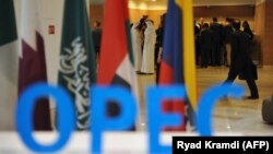 کشورهای عضو اوپک تقریبا یک سوم مصرف نفت جهان را تولید می‌کنند.