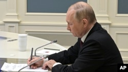 Vladimir Putin supraveghează exercițiul militar nuclear de miercuri, 26 octombrie, parte a încercării de intimidare a Occidentului, spun experții internaționali.