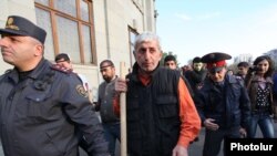 Armenia - Opposition activist Shant Harutiunian leads an anti-government demonstration from Yerevan's Liberty Square, 5Nov2013.