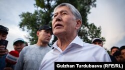 Алмазбек Атамбаев.
