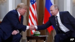 Дональд Трамп и Владимир Путин, архивное фото.