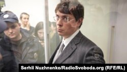 Колишній депутат Верховної Ради Дмитро Крючков у залі суду у Києві, Україна, 17 квітня 2019 року