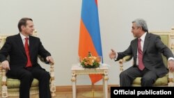 Հայաստանի նախագահ Սերժ Սարգսյանը եւ Ռուսաստանի Պետդումայի նախագահ Սերգեյ Նարիշկինը: