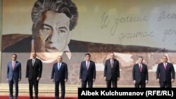 Чолпон-Атадагы Түрк тилдүү мамлекеттердин саммитине катышкан лидерлер, 3-сентябрь, 2018-жыл.