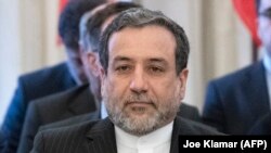 عباس عراقچی به فرانسه رفته است تا پیام مکتوب روحانی را به مکرون تحویل دهد.
