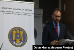 Directorul Directorul Direcţiei de Evidenţă a Persoanelor din MAI, Cătălin Giulescu, spune că proiectul MAI cuprinde „principii, nu şi procedura de urmat".