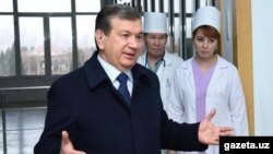 Президент Шавкат Мирзиеёв Хорзем облусундагы иш сапары учурунда. 