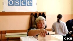 Ilustrativna fotografija, glasanje u Gračanici 20. maja 2012. godine