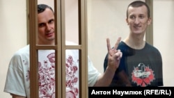 Олег Сенцов (л) і Олександр Кольченко (п) під час суду в Росії, 2015 рік