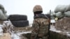 Армянский военнослужащий на границе с Азербайджаном (архив)